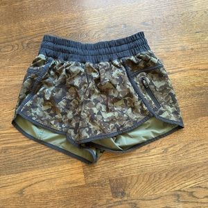 Lululemon camp print running shorts in size 4
